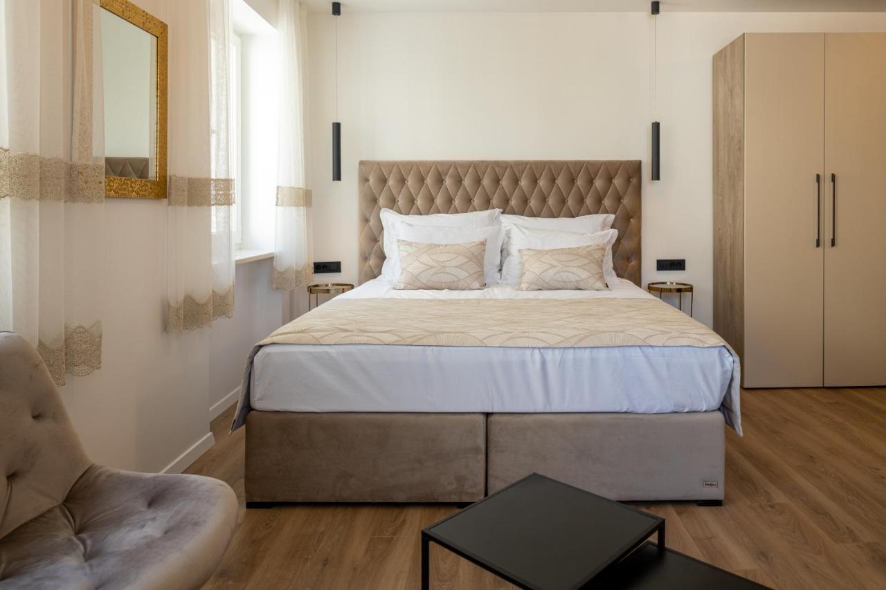 Piazza Square City Top Centre Apartments Split Exterior photo