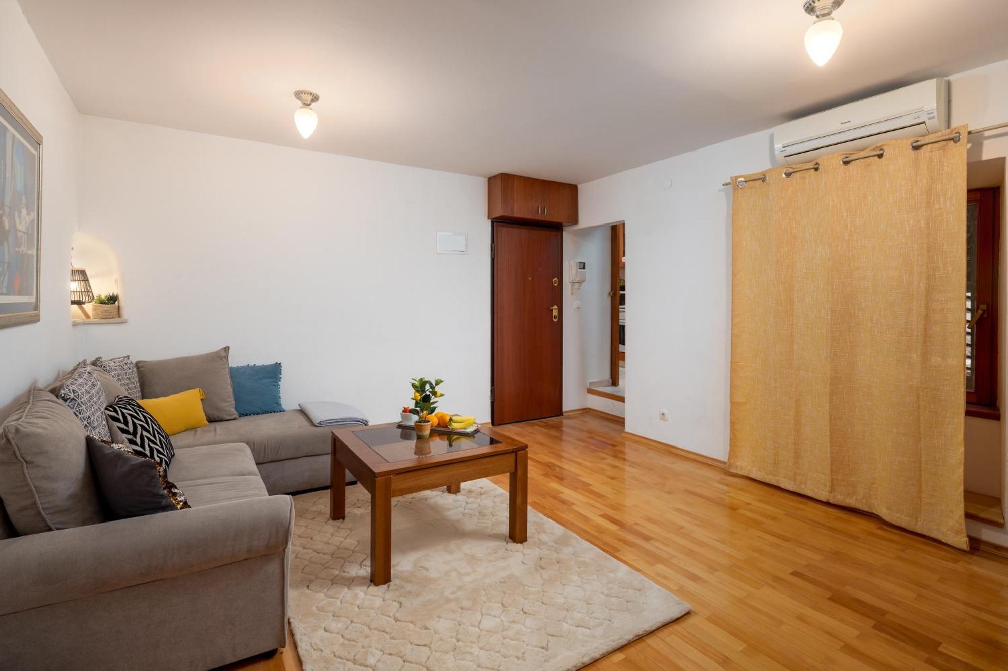 Piazza Square City Top Centre Apartments Split Exterior photo