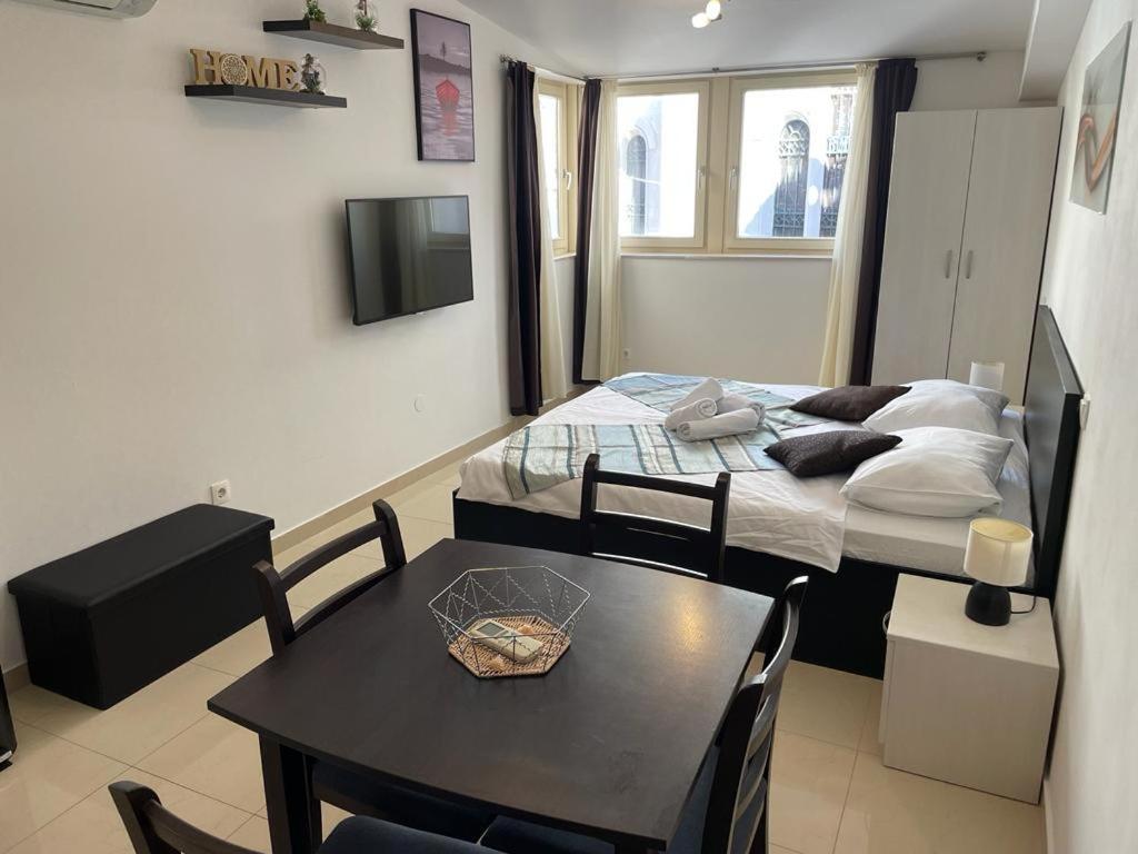 Piazza Square City Top Centre Apartments Split Exterior photo